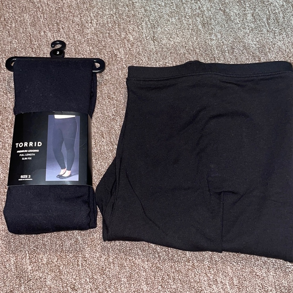 NWT HUE leggings